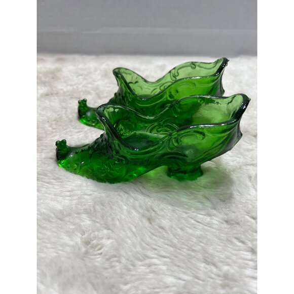 Vintage Green Glass Elf Shoe Figurines Set & Decorative Collectibles - Picture 2 of 6